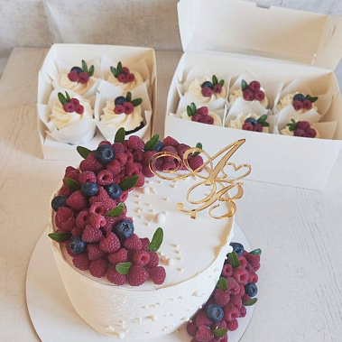 «Пиршество ягод» купить - тамбов.сладкоежкин.рф