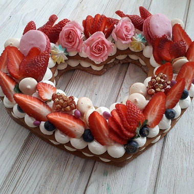 Торт "Клубничное сердце" купить - тамбов.сладкоежкин.рф